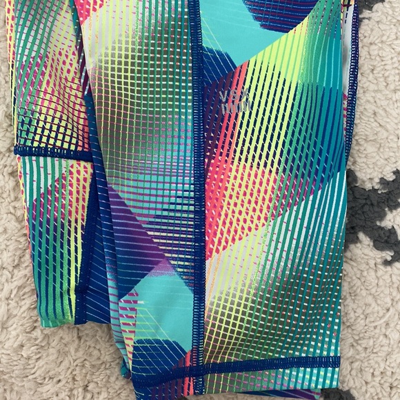 VSX Sport Knockout by Victoria’s Secret Capri Leggings - Picture 2 of 5